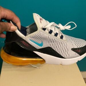 Nike air max 270 youth size 61/2
